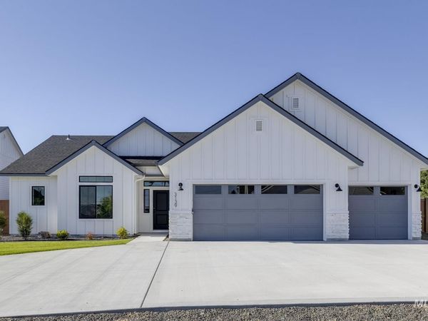 8262 E Cool River Lp, Nampa, ID 83687