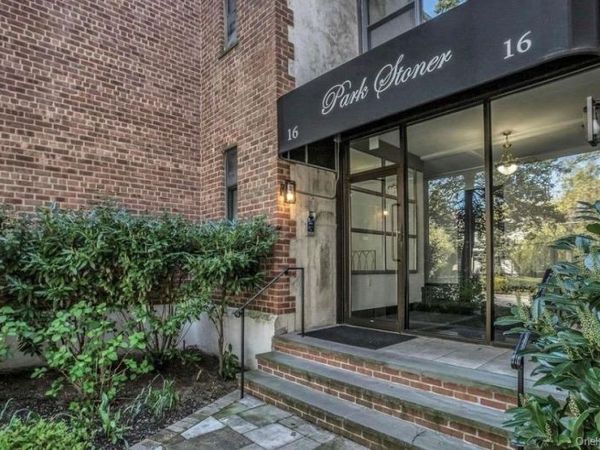 14-16 Stoner Avenue , Unit 2D, Great Neck, NY 11021