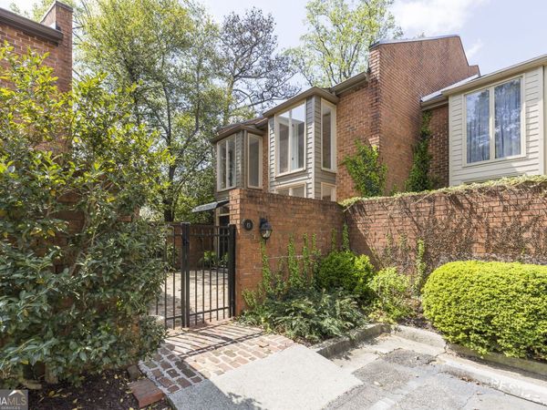 49 Willow Glen NE, Atlanta, GA 30342