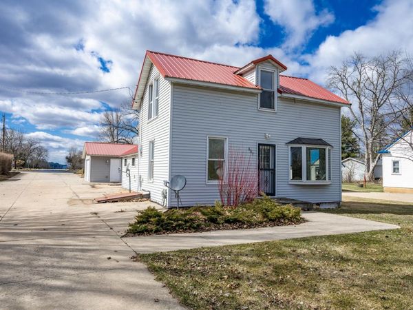 607 N Main Street, Necedah, WI 54646