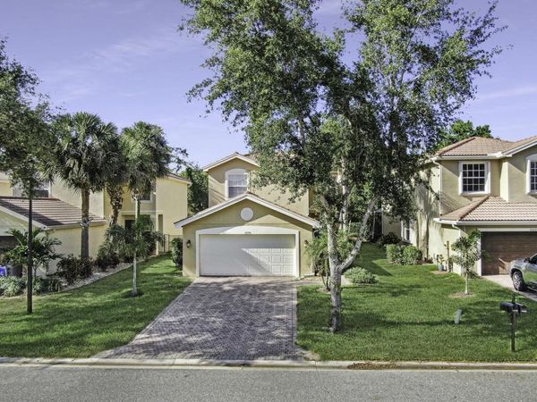 10196 White Water Lily Way, Boynton Beach, FL 33437