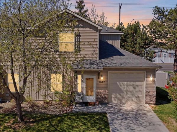 527 S Blue Pine Ln, Boise, ID 83705