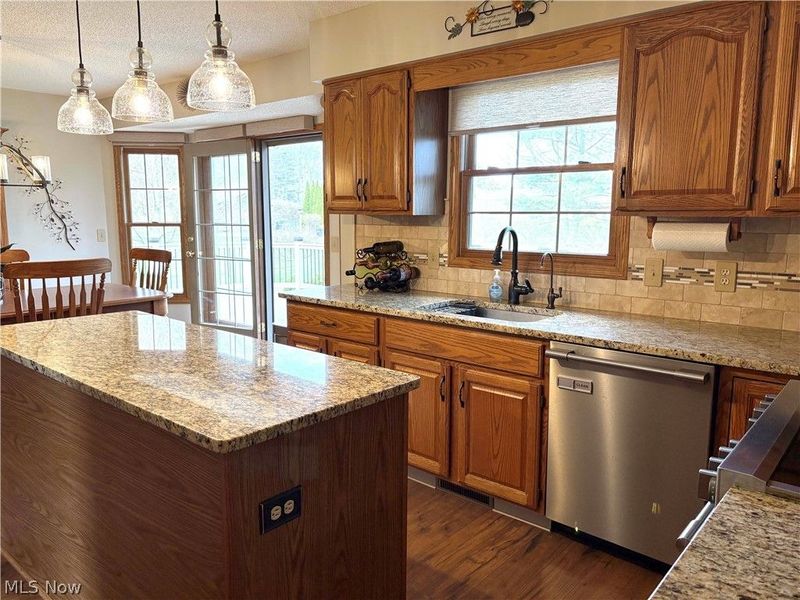 5554 Ashbrook Street, Louisville, OH 44641 Photo 9