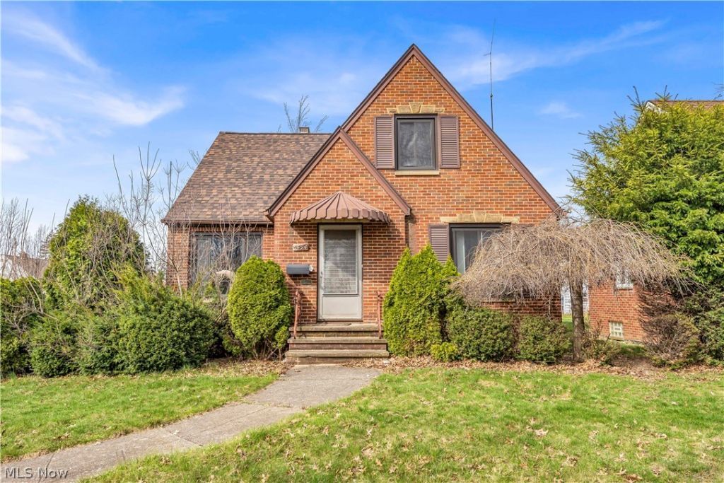 6494 S Canterbury Road, Parma, OH 44129 Main Photo