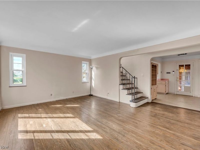 6494 S Canterbury Road, Parma, OH 44129 Photo 2