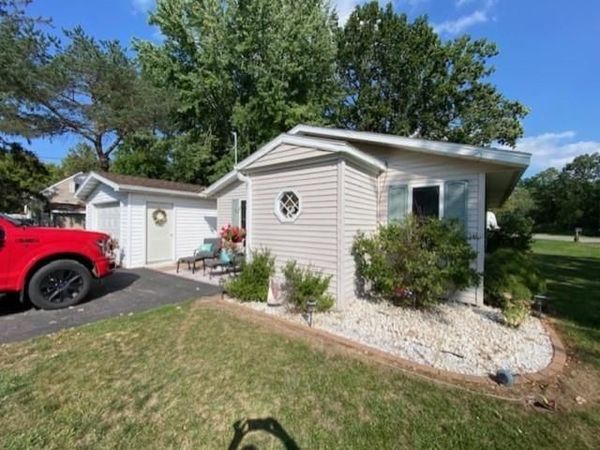 300 KUHLMANN AVENUE, Hatley, WI 54440