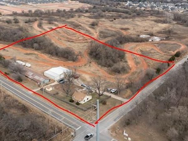 1300 N Air Depot Boulevard, Edmond, OK 73034