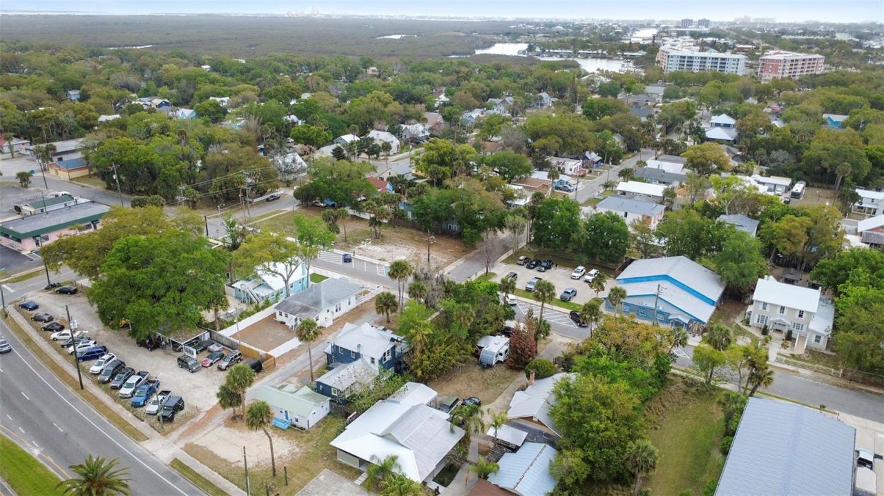 324 N Orange Street, New Smyrna Beach, FL 32168 Photo