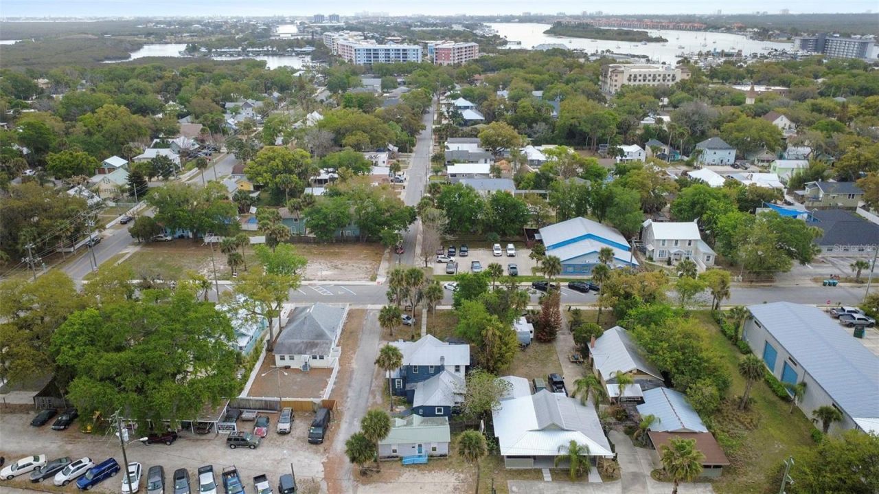 324 N Orange Street, New Smyrna Beach, FL 32168 Photo