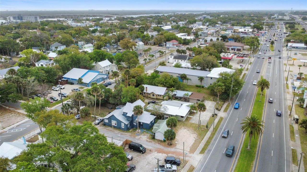 324 N Orange Street, New Smyrna Beach, FL 32168 Photo