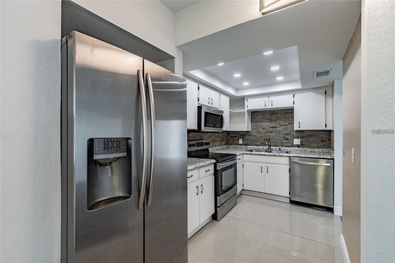 6100 12th Street S, Unit 315, Saint Petersburg, FL 33705 Photo