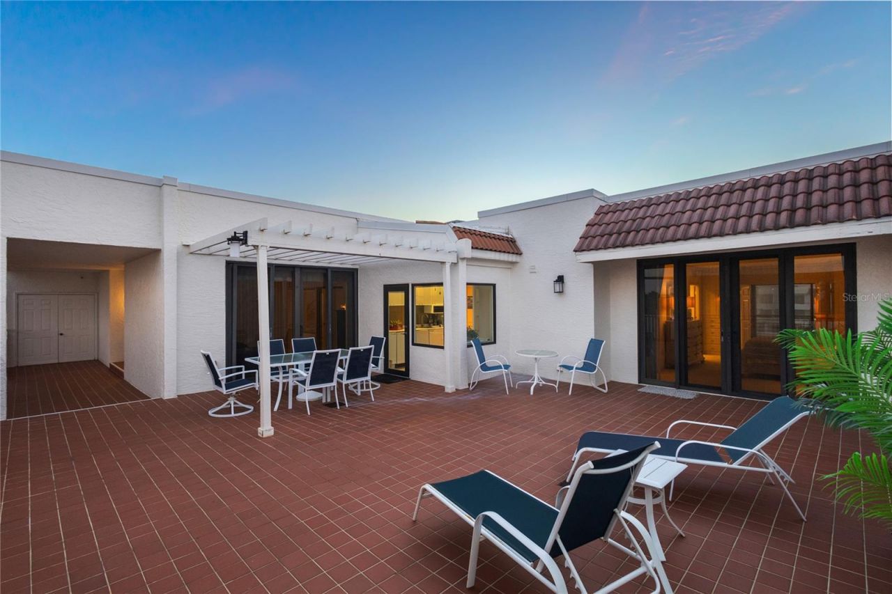 1445 Gulf Of Mexico Drive, Unit 501, Longboat Key, FL 34228 Photo