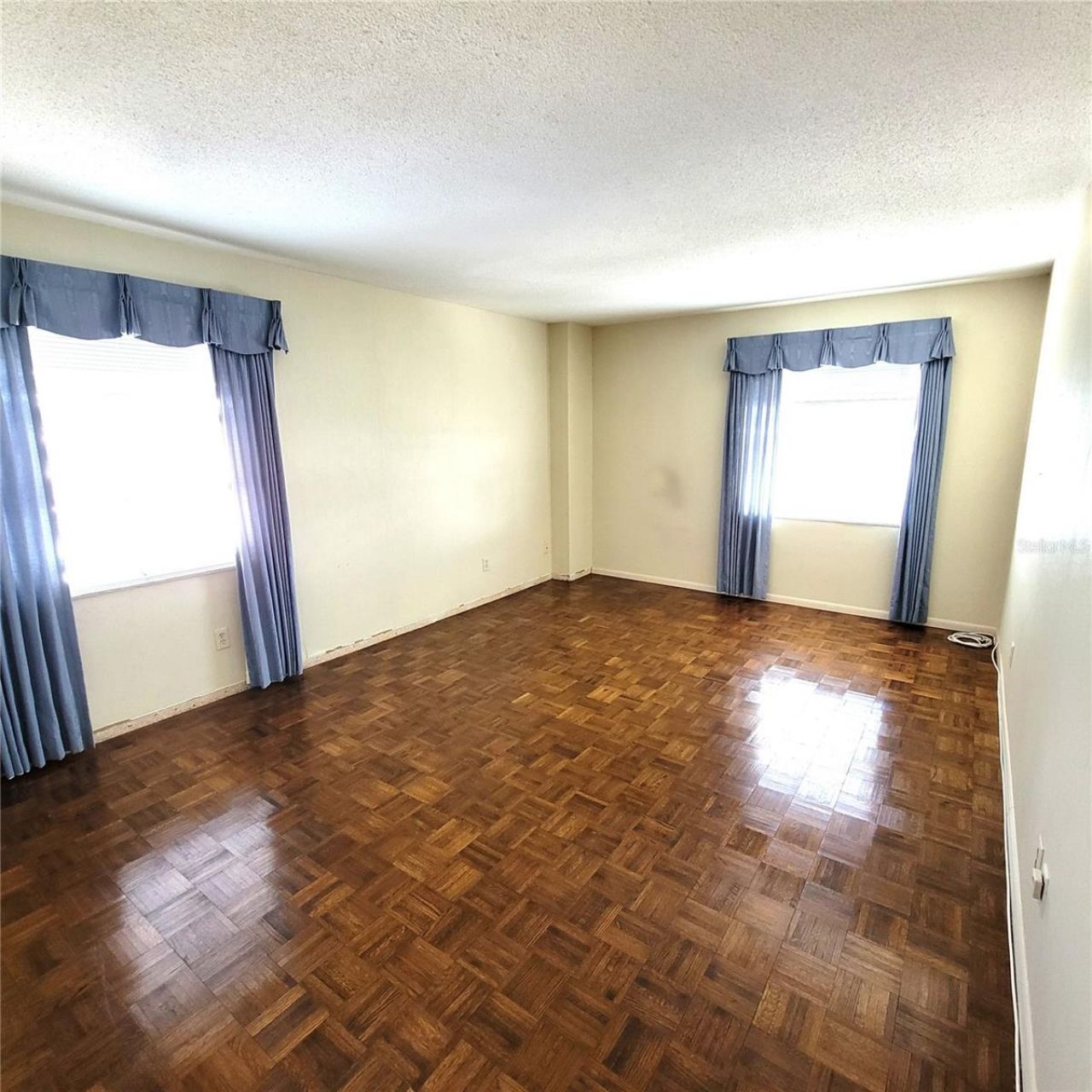 435 S Gulfstream Avenue , Unit 605, Sarasota, FL 34236 Photo