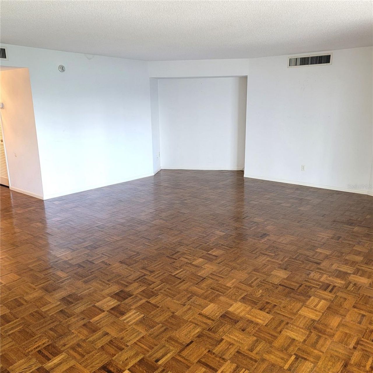 435 S Gulfstream Avenue , Unit 605, Sarasota, FL 34236 Photo