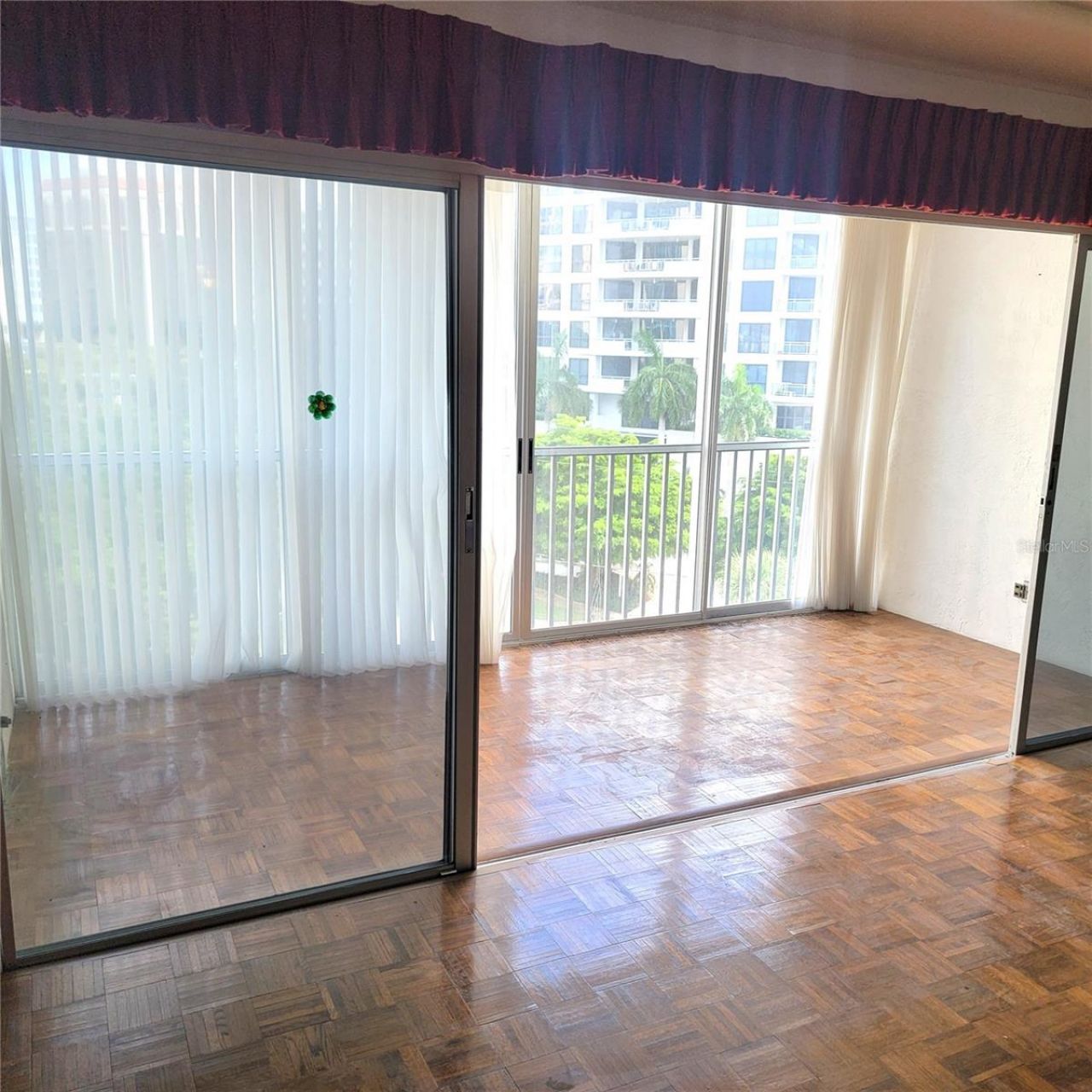 435 S Gulfstream Avenue , Unit 605, Sarasota, FL 34236 Photo