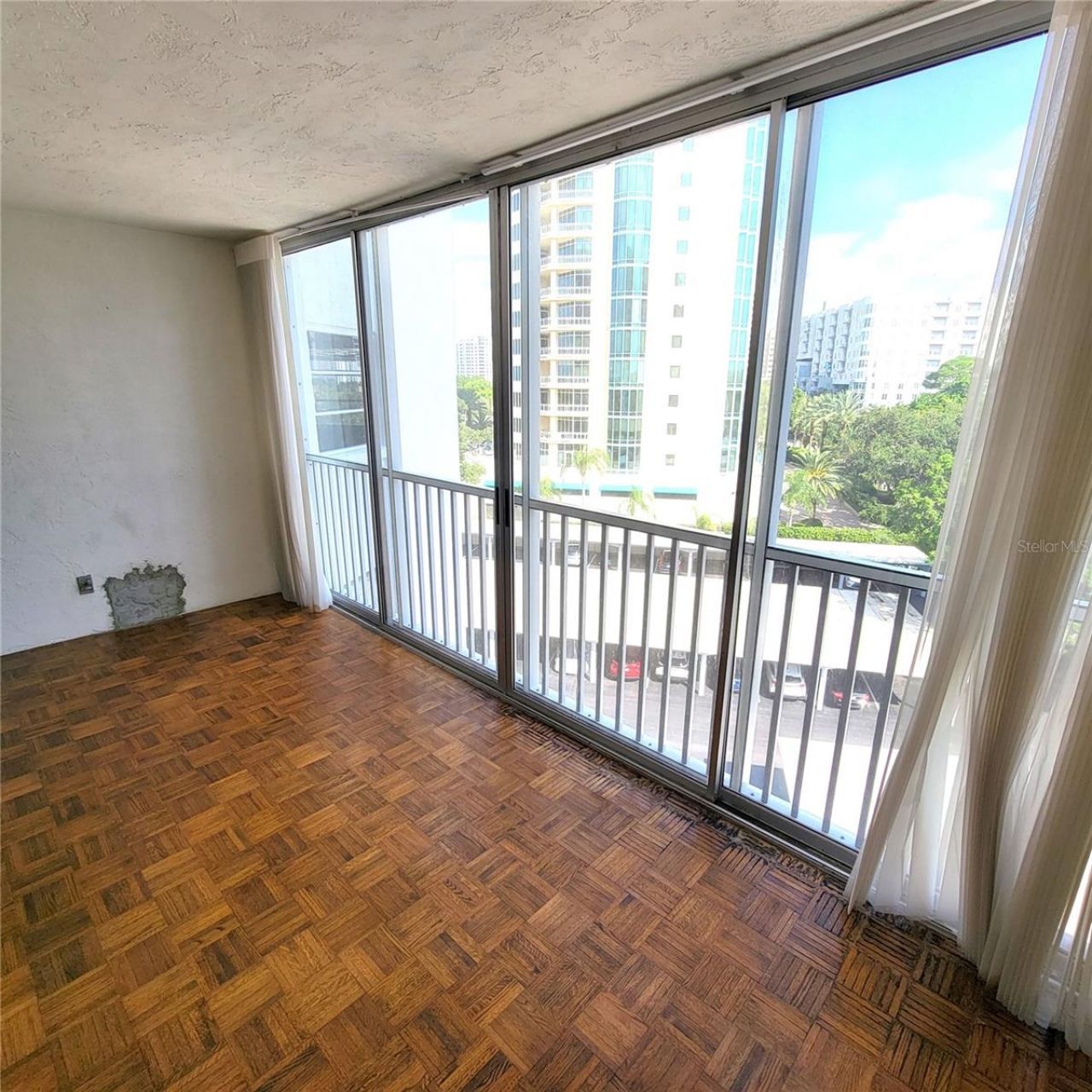 435 S Gulfstream Avenue , Unit 605, Sarasota, FL 34236 Photo