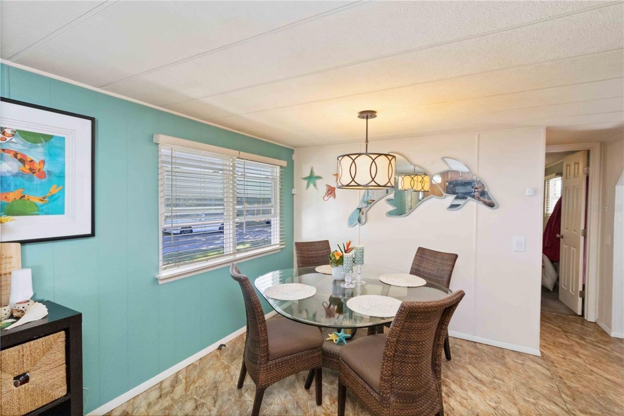 5203 W Pine Street N, Saint Petersburg, FL 33709 Photo