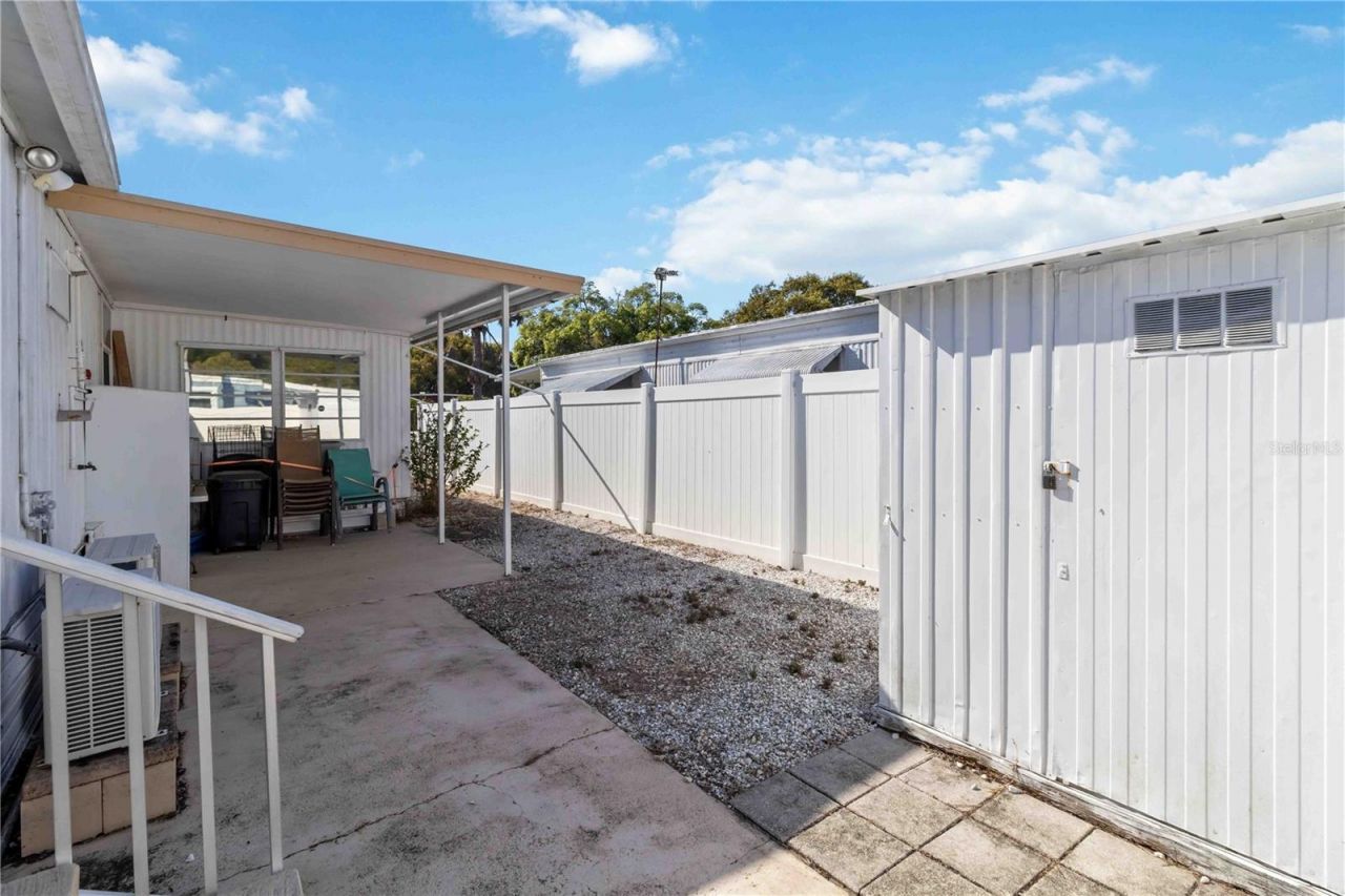 5203 W Pine Street N, Saint Petersburg, FL 33709 Photo