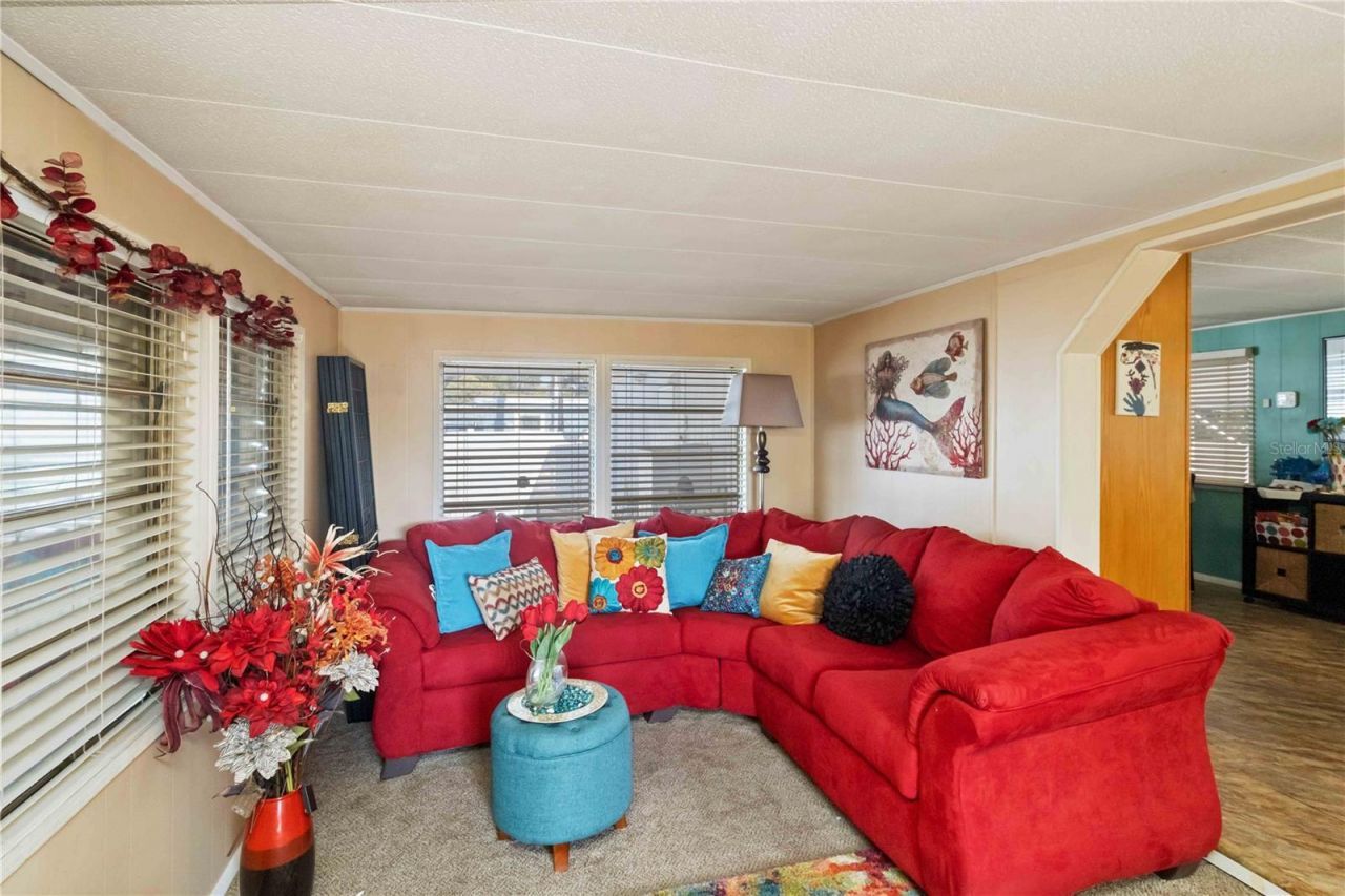 5203 W Pine Street N, Saint Petersburg, FL 33709 Photo