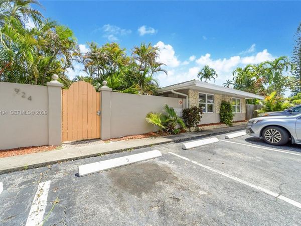 924 NE 17th Ter , Unit 1, Fort Lauderdale, FL 33304