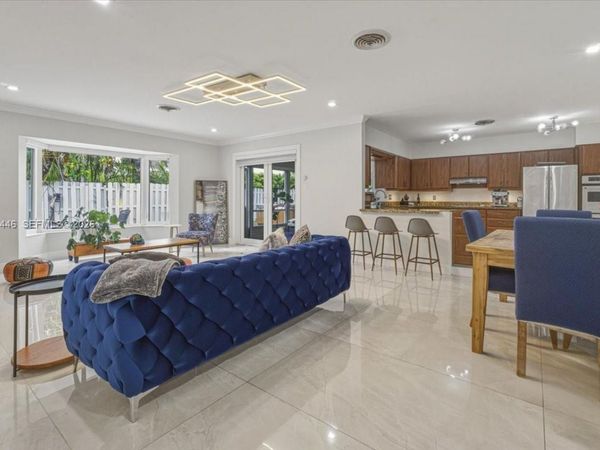 2901 NW 10th Ave, Wilton Manors, FL 33311