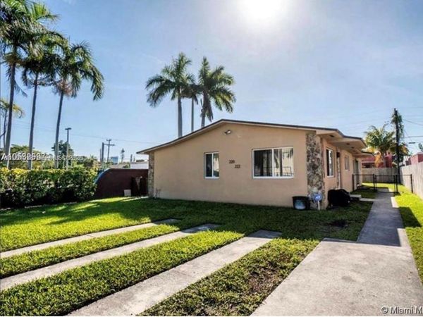 220 NW 46th St , Unit 220, Miami, FL 33127