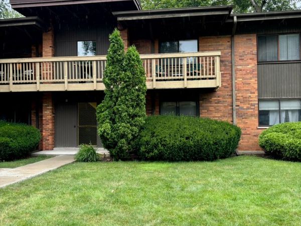 485 Duane Terrace, Unit B4, Glen Ellyn, IL 60137