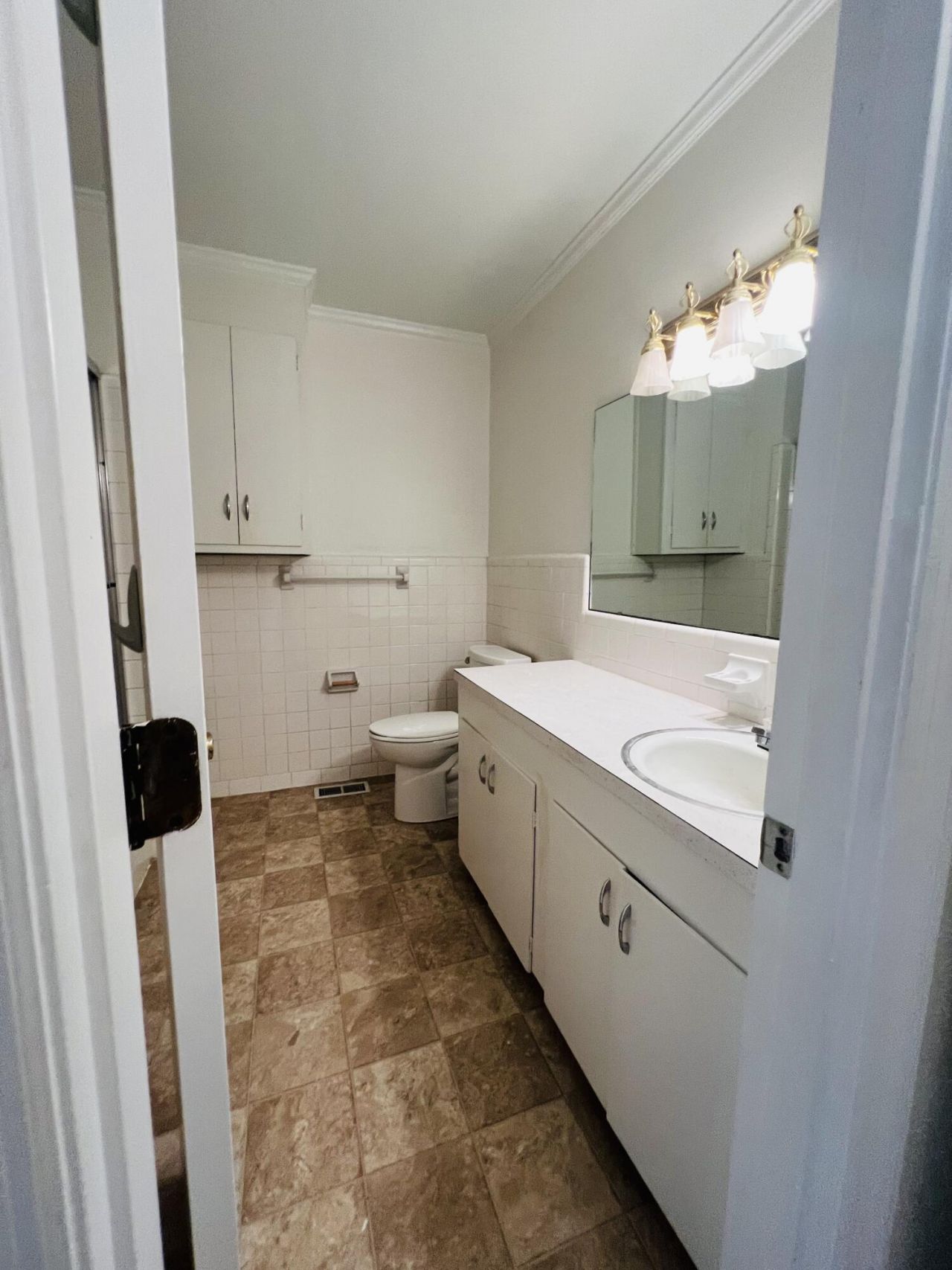 204 Gervais Street Photo 41