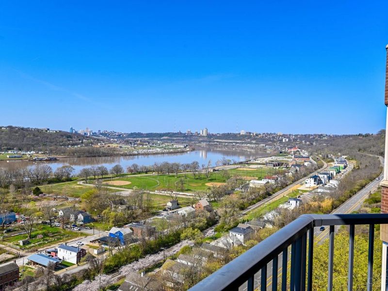 3435 Golden Avenue, Unit 1402, Cincinnati, OH 45226 Photo 1