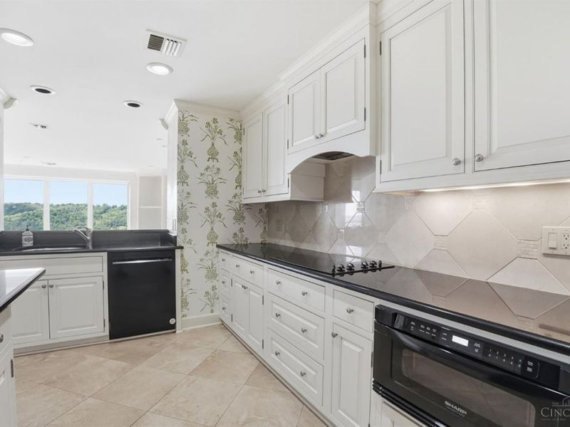 3435 Golden Avenue, Unit 1402, Cincinnati, OH 45226 Photo 10