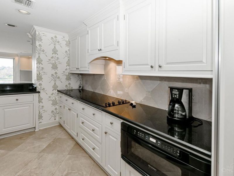 3435 Golden Avenue, Unit 1402, Cincinnati, OH 45226 Photo 10