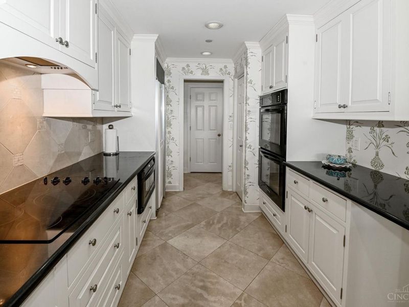 3435 Golden Avenue, Unit 1402, Cincinnati, OH 45226 Photo 12