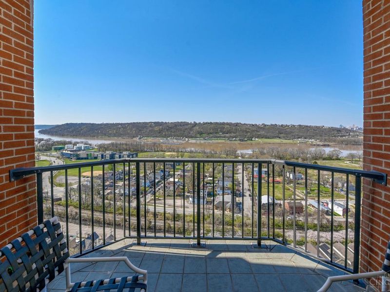 3435 Golden Avenue, Unit 1402, Cincinnati, OH 45226 Photo 22