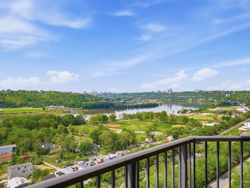 3435 Golden Avenue, Unit 1402, Cincinnati, OH 45226 Photo 24