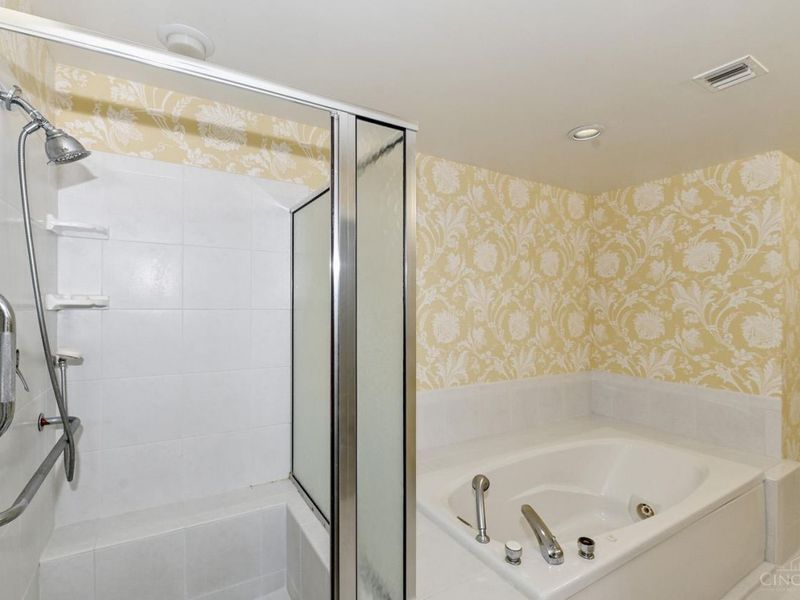 3435 Golden Avenue, Unit 1402, Cincinnati, OH 45226 Photo 26