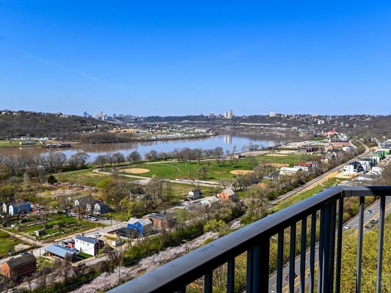 3435 Golden Avenue, Unit 1402, Cincinnati, OH 45226 Photo 35