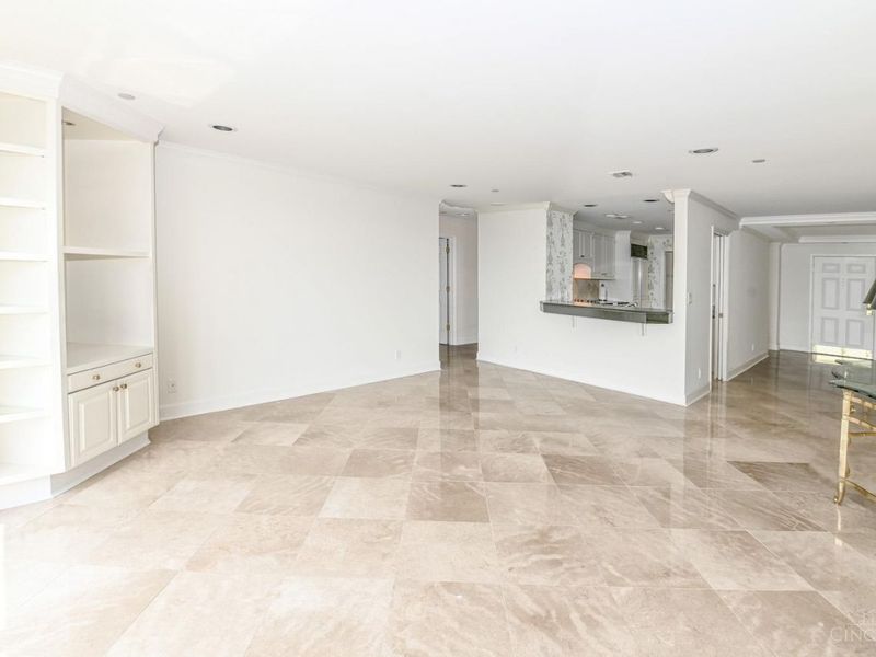 3435 Golden Avenue, Unit 1402, Cincinnati, OH 45226 Photo 4