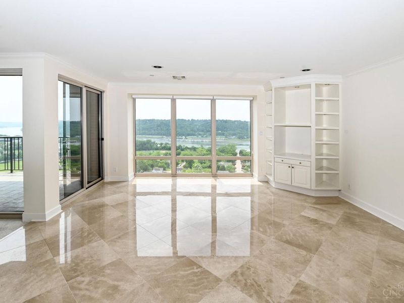 3435 Golden Avenue, Unit 1402, Cincinnati, OH 45226 Photo 6