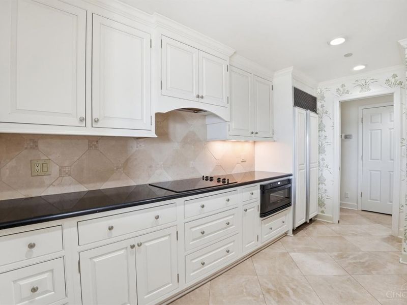 3435 Golden Avenue, Unit 1402, Cincinnati, OH 45226 Photo 9