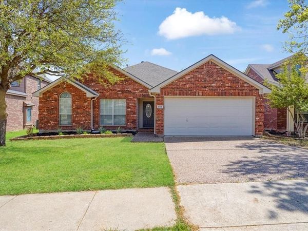 608 Lake Village Drive, McKinney, TX 75071