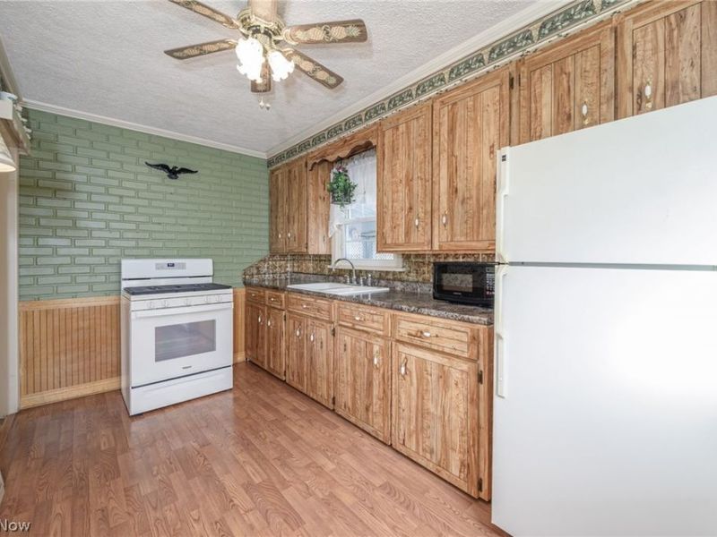 211 Millview Place SW, Canton, OH 44706 Photo 9