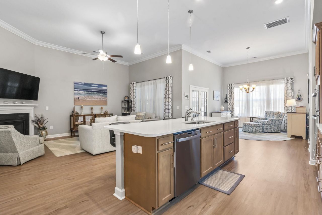 2049 Great Blue Heron Dr. Photo 7