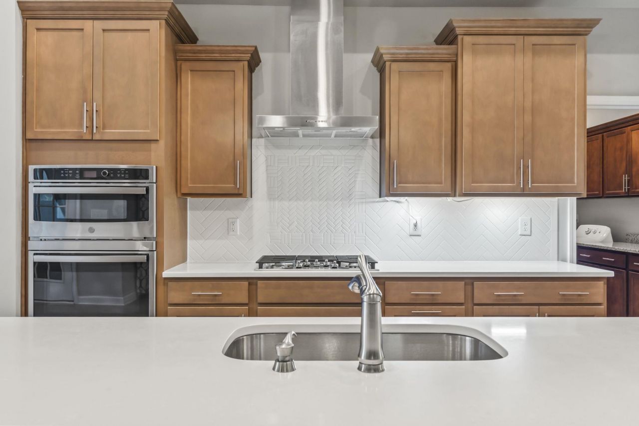 2049 Great Blue Heron Dr. Photo 8