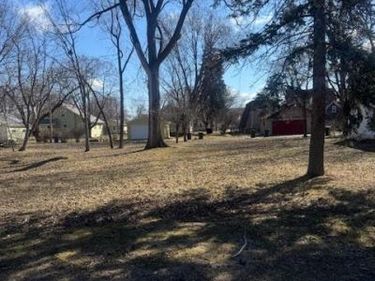 120 8th Avenue N, Waite Park, MN 56387