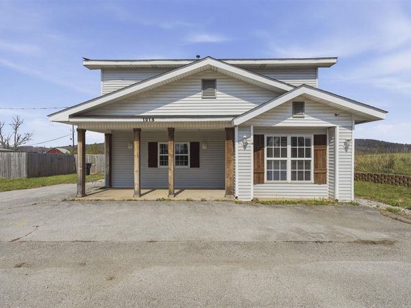 1215 & 1215A N Dixie Highway, Cave City, KY 42127