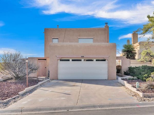 688 Lakeview Circle SE, Rio Rancho, NM 87124