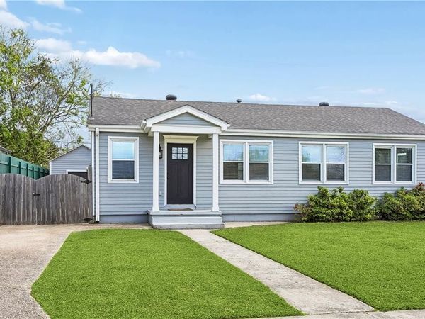 17 OLD HICKORY Street , Chalmette, LA 70043