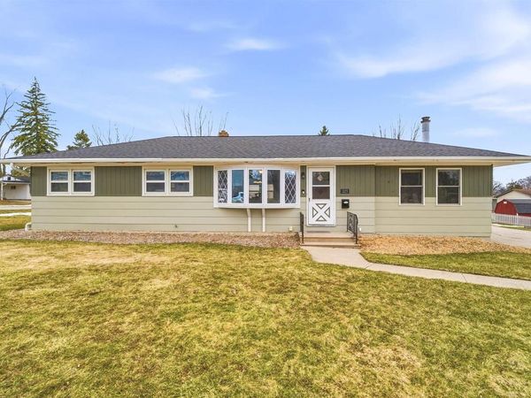325 QUINCY AVENUE, Omro, WI 54963