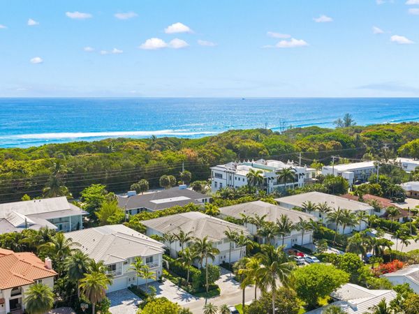 444 NE Wavecrest Way, Boca Raton, FL 33432