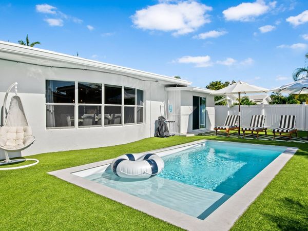 698 W Camino, Boca Raton, FL 33486